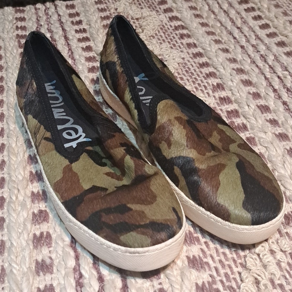 SAM EDELMAN 8.5M leathermade dyed cow real fur flats, $189.00